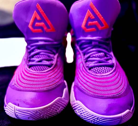 Nike - Picture 2 of 6